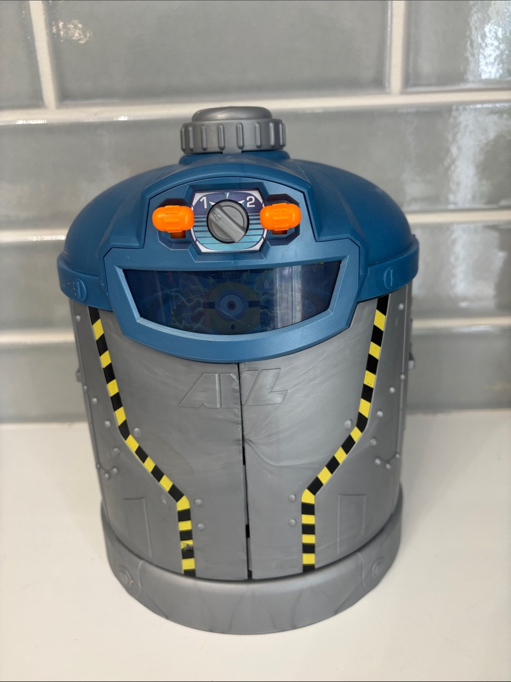 Despicable Me 4 Mega Minions Transformation Chamber Playset